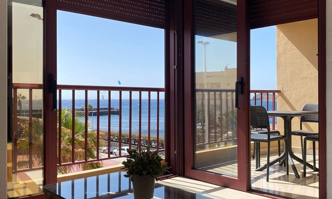 El Medano Apartment | First line beach, free WIFI, air conditioning and garage #