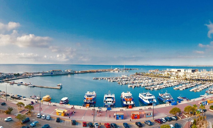 Santa Pola Apartment | First line with sea & beach at 150m, central, Santa Pola