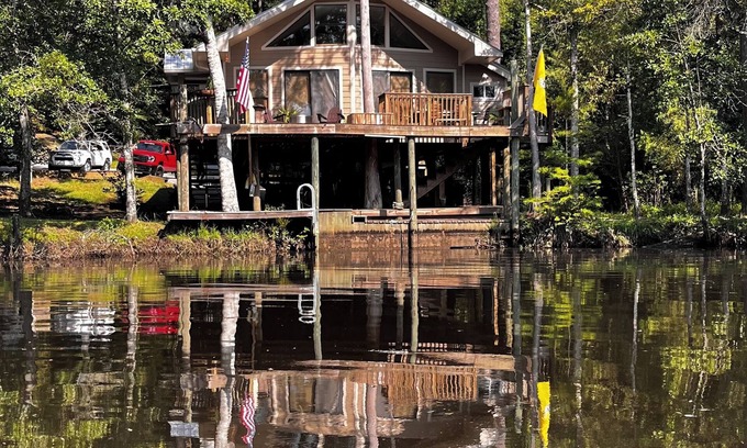 Mobile House | Fish Camp Retreat: relaxing 3-bedroom river house on Bay Minette Creek