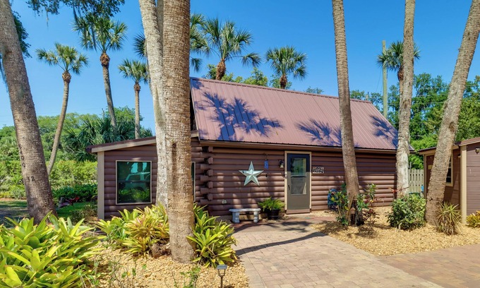 Okeechobee Cabin | Fish On-Site: Okeechobee Cabin w/Pool Access