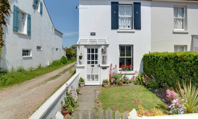Martin House | Fisherman's Cottage in the beautiful Deal