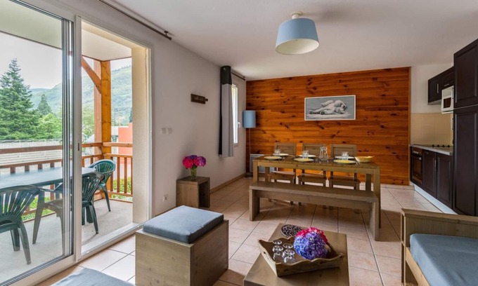 Saint-Mamet Apartment | Fitness, swimming pool, sauna, terrace, balcony, tv, ski locker, 60m², Luchon-Superbagnères