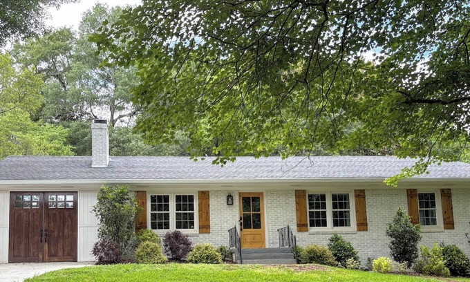 Athens House | Five Points/Gameday Retreat