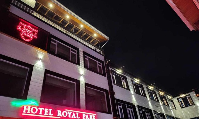 Srinagar Hotel | Flagship Hotel Royal Park