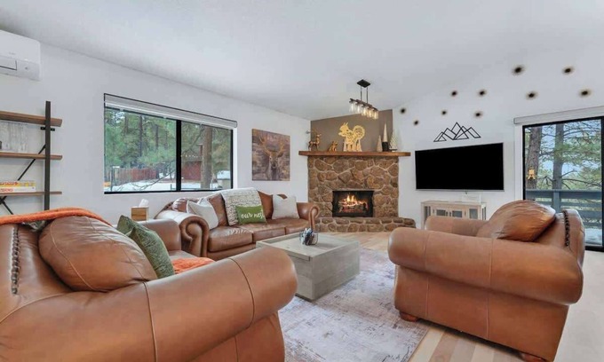 Kachina Village House | Flagstaff Cabin w/Wi-Fi & Fireplace Retreat