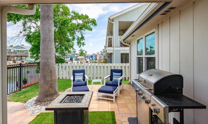 Key Allegro House | Flamingo House | Canal View, Private Dock
