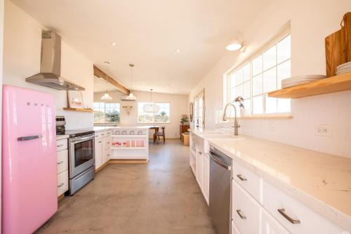 Yucca Valley House | Flamingo Ranch - Dreamy Desert Design with Hot Tub home