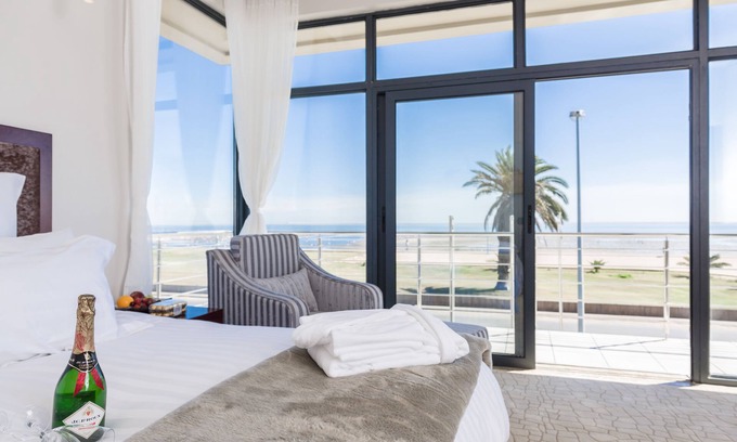 Walvis Bay Hotel | Flamingo Villa Boutique Hotel