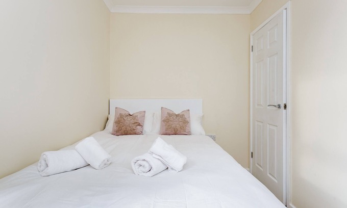 Southampton City Centre Apartment | Flat 1 - Luxury Blackberry Apartments