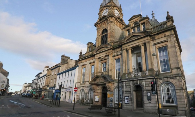 Kendal Cottage | FLAT 1, pet friendly, character holiday cottage in Kendal