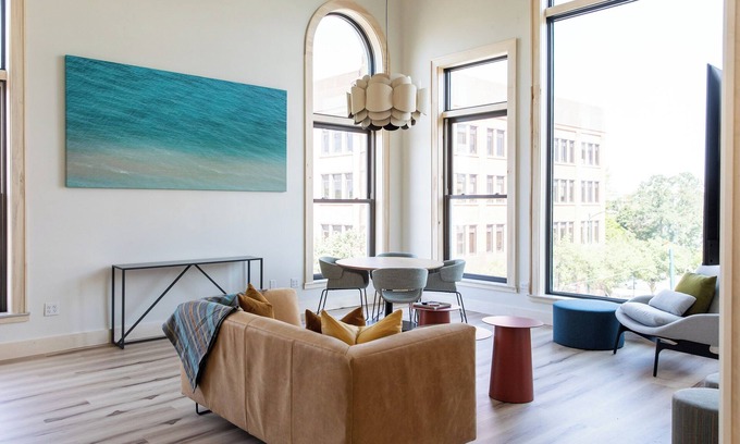 Traverse City Condo | Flat 301 Front and Union