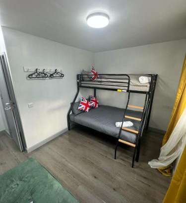 Loxford Apartment | Flat 6 stay in ilford
