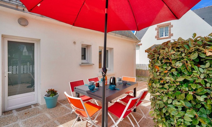 Guilvinec Apartment | Flat for 4 300m from the beach in Guilvinec