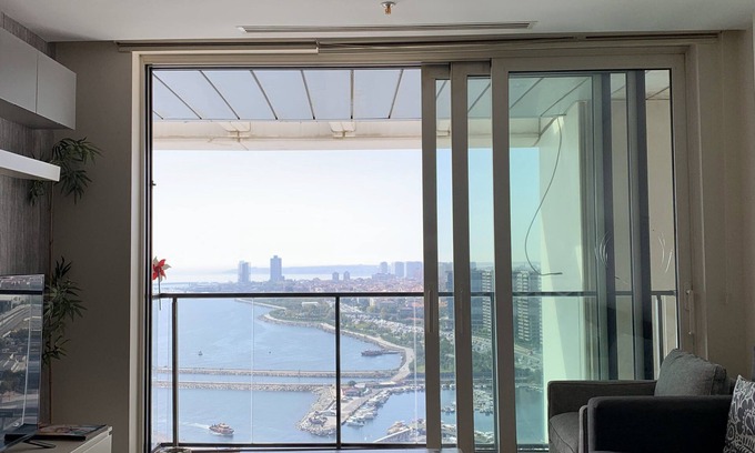 Zeytinburnu Apartment | Flat for rent in complex with sea,view, pool,gym