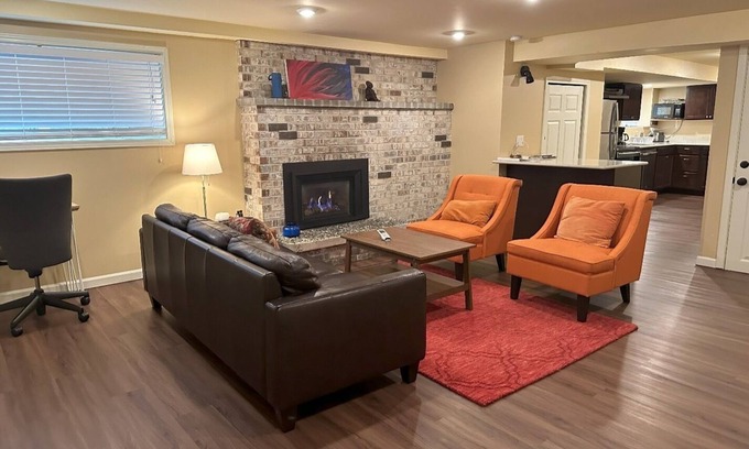 Sunset Hill Apartment | Flat in Heart of Ballard - Walk to Beach, Restaurants and Shops!