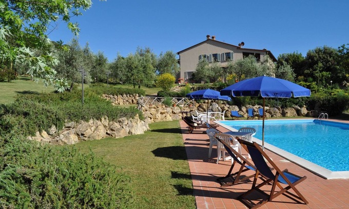 Iano Apartment | Flat in Iano,covered terrace, A/C, village walking distance,Wi-Fi,pool, sleeps 8
