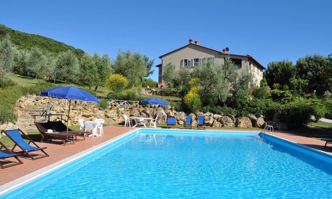 Iano Apartment | Flat in Iano,covered terrace, A/C, village walking distance,Wi-Fi,pool, sleeps 8