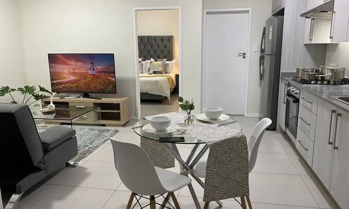 Greater Johannesburg Metropolitan Area Apartment | Flat in Midrandnn