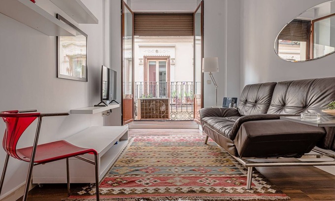 Golden Triangle of Art Apartment | Flat next to the Jardín Botánico by SharingCo