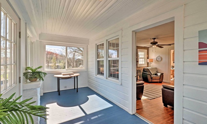 Flat Rock House | Flat Rock Cottage Near Hendersonville & Hiking