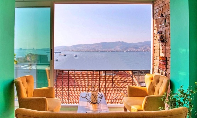 Konak Apartment | Flat with Great View and Central Location in Konak