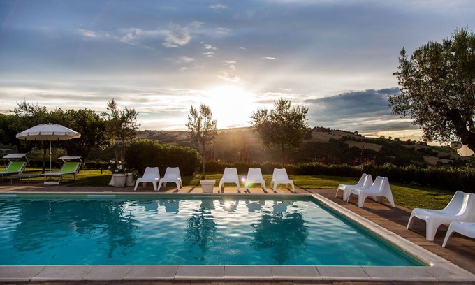 Fossombrone Other | Flat with pool for 4 persons