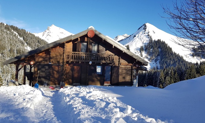 Le Praz de Lys Ski Chalet | Flat within chalet with superb view - 10 people