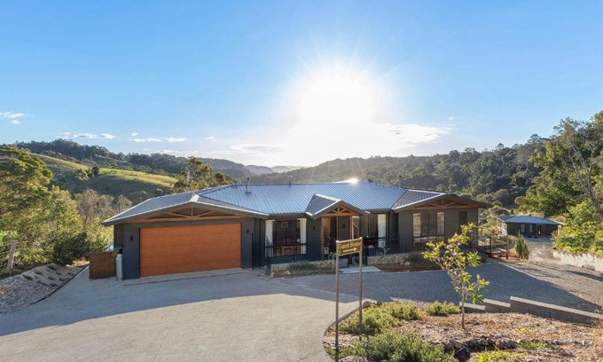 Montville House | Fletchers Ridge - Main House