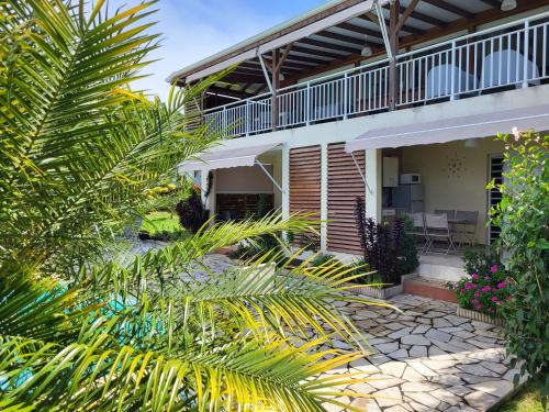 Sainte-Rose Apartment | Fleur de canne