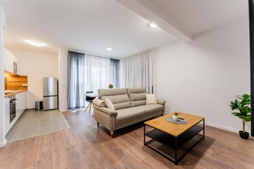 Velika Gorica Apartment | Flex SelfCheckIns 101 - Zagreb - 2 Bedrooms - Parking - Loggia