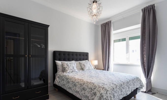 Alto do Pina Apartment | FLH Alameda Spacious Apartment