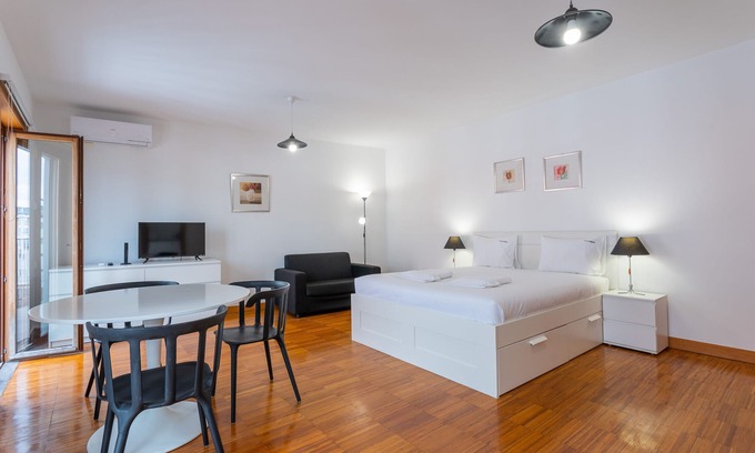 Santa Luzia Apartment | FLH Funchal Studio with Balcony