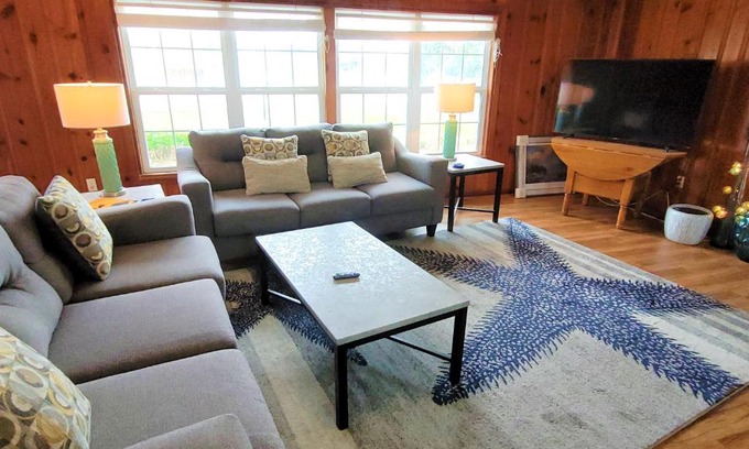 Fulton House | Flip Flop Inn