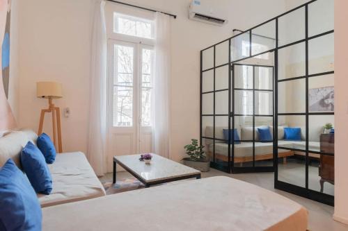 Palermo Apartment | Fliphaus Vibes in Soho 'A' 5 Bd Terrace & Pool