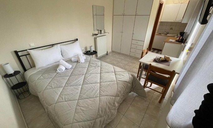 Mesolongi Apartment | Flo's Apartment