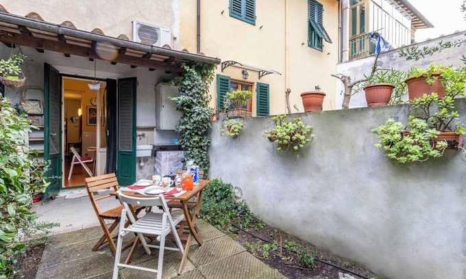 Isolotto Apartment | Florence Center Apt Private Garden, Firenze, Italy