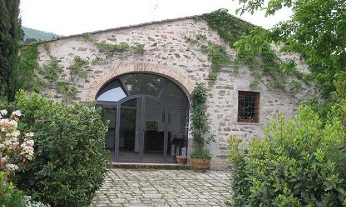 Caldine Apartment | Florence Countryside Elegant Apartment Suite with Swimming Pool