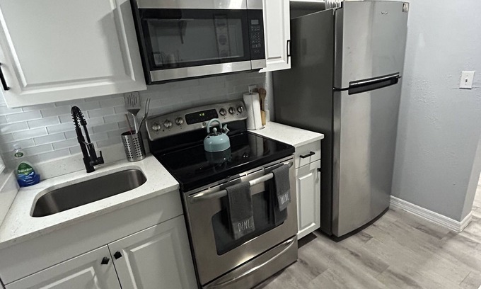 Winter Haven Apartment | Florida Beachy Palms 2/1 Home. No Cleaning Fee!