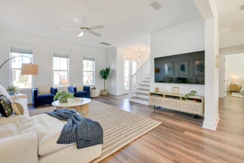 Miramar Beach House | Florida Home - Grill and Pool Table, Walk to Beach