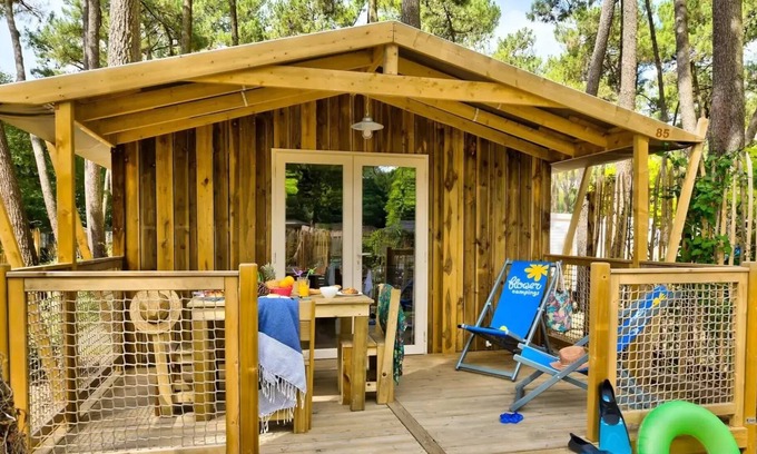 Saint-Hilaire-de-Riez Ski Chalet | Flower Camping Les Biches * - Sweetflower 2hz PREMIUM - 40m2 - covered terrace - TV - plancha - spa - free WIFI 4 people