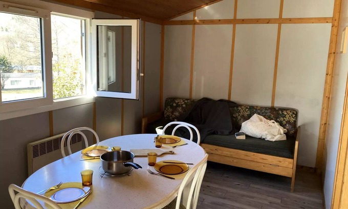 Vicdessos Ski Chalet | Flower Camping LA BEXANELLE * - Chalet Bois Standard 35m2 - 2 bedrooms + covered terrace 4 people