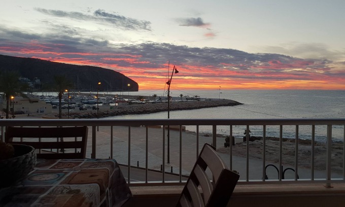 Moraira Town Centre Apartment | Flughafen newly renovated seafront, 20 m from the beach and port