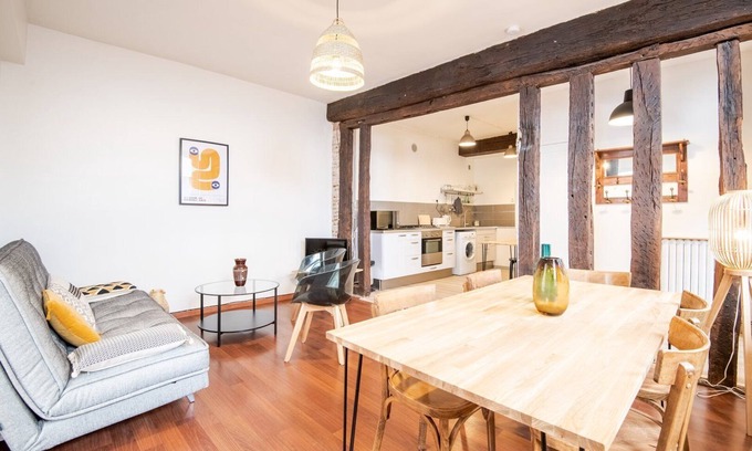 Tours City Centre Apartment | Follow the arrow - Nice flat in the city center