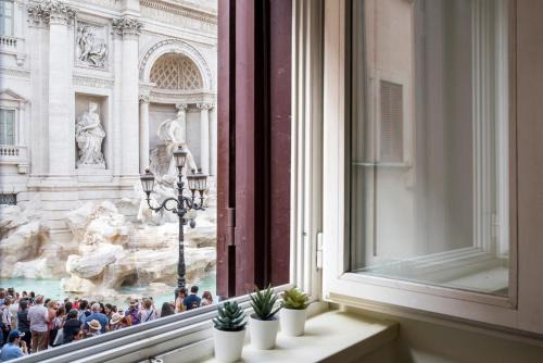 Rione II Trevi Apartment | Fontana di Trevi -Appartamento con Vista mozzafiato sulla Fontana più famosa al mondo -Trevinestrome