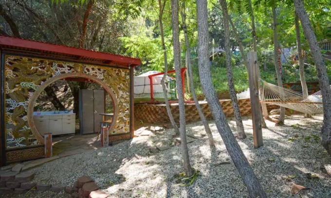 Colfax House | Foothills Yurt Glamping: Pool, Sauna & Hot Tub!
