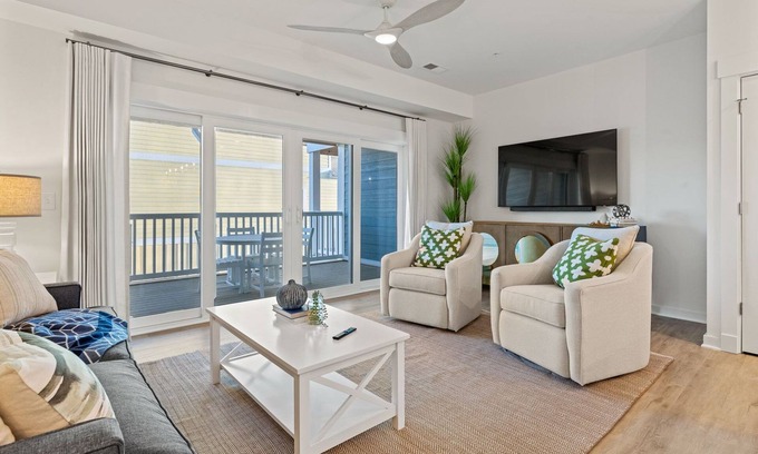Bermuda Bay House | For Shore 3 Bedroom at Cambridge Cove with Private Hot Tub!