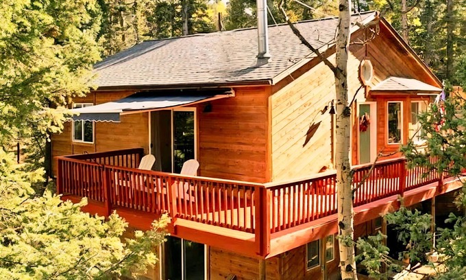Florissant Cabin | Forest Cabin with Deer, Wrap Deck, Close to Fossil Beds, Wolf & Wildlife Center