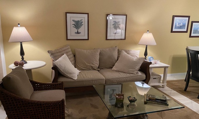 Naples Condo | Forest Glen Country Club Garden Home 2 Bedroom Plus Den 4th hole, Naples, FL