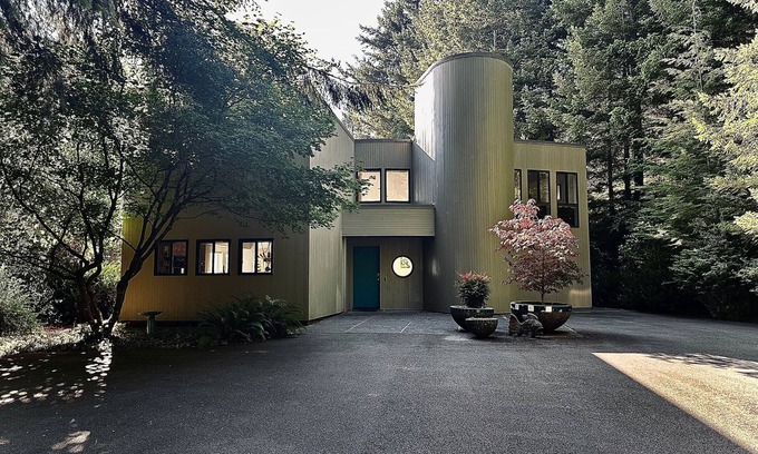 Coos Bay House | Forest Ridge Retreat- near Coos Bay, OR