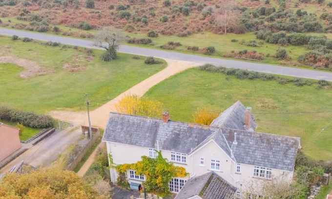 New Forest District Apartment | Forest-view country retreat in East Boldre